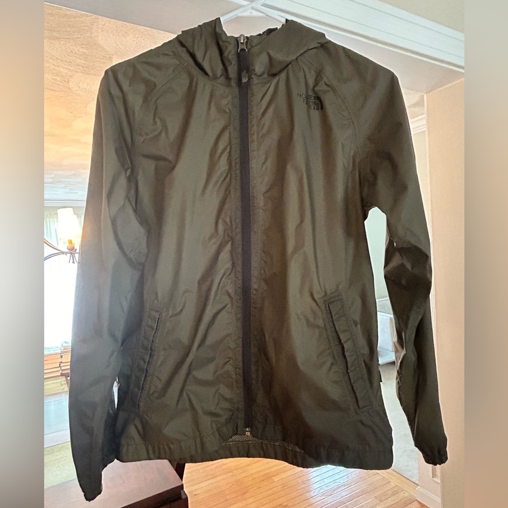 Gently used, boys The North Face raincoat. Size Large